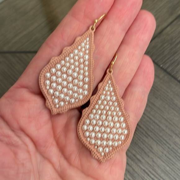 Blush Pink & Pearl Kendra Inspired Earrings - Picture 11 of 12
